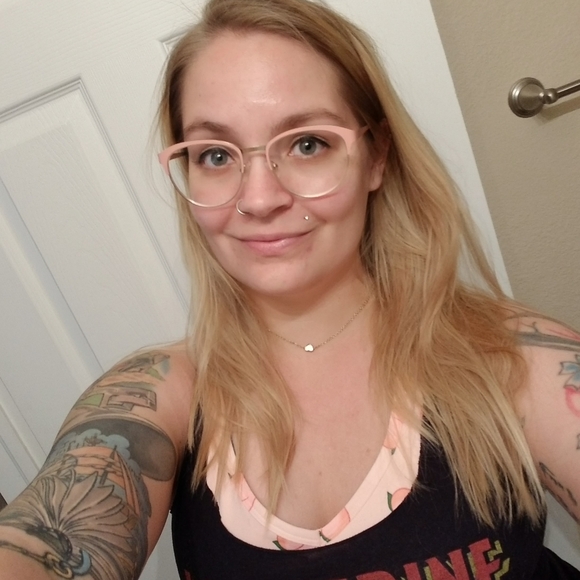 Meet your Posher, Christen - Picture 3 of 3